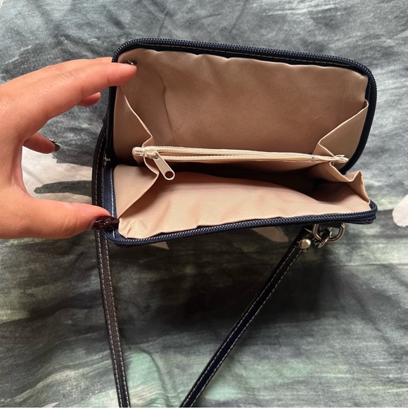 VERA PELLE Navy Blue Small Medium Leather CrossBody Bag Purse Silver Hardware - Picture 2 of 15